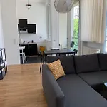 Midtown 아파트호텔